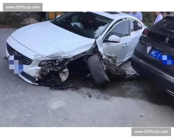 极速碰撞现场揭秘赛车事故背后的惊险瞬间与安全警示